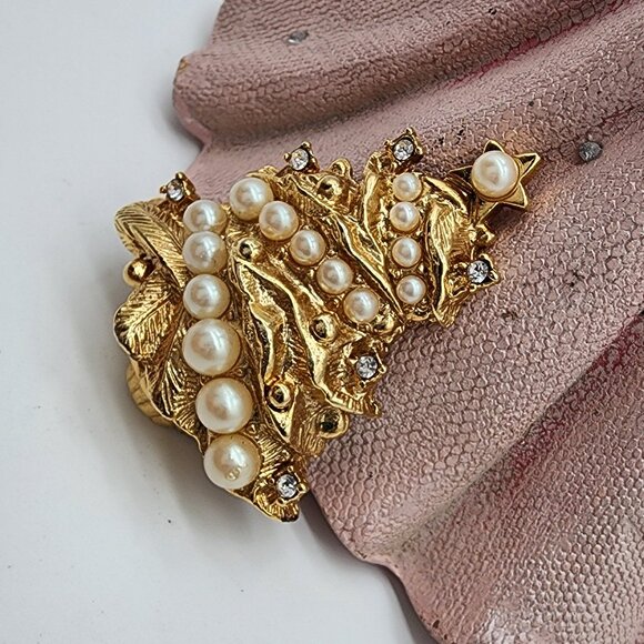 VINTAGE GOLD PLATED FAUX PEARL GARLAND CHRISTMAS TREE BROOCH SIGNED RICHELIEU - Picture 5 of 8